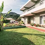 Greek Style Up Floor Apart,BBq, Garden&Parking